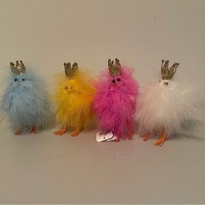 Pier 1 One set of 4 crowned Easter chicks Marabou feathers blue yellow pink whit